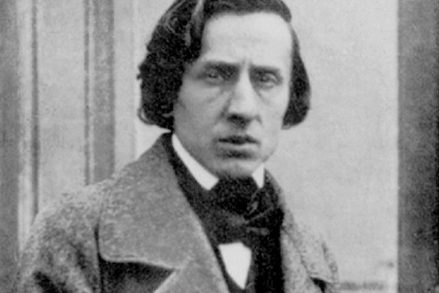 Foto av Chopin (daguerreotypi) taget av Louis-Auguste Bisson omkring 1847 i hans studio på 65 rue Saint-Germain l'Auxerrois i Paris.